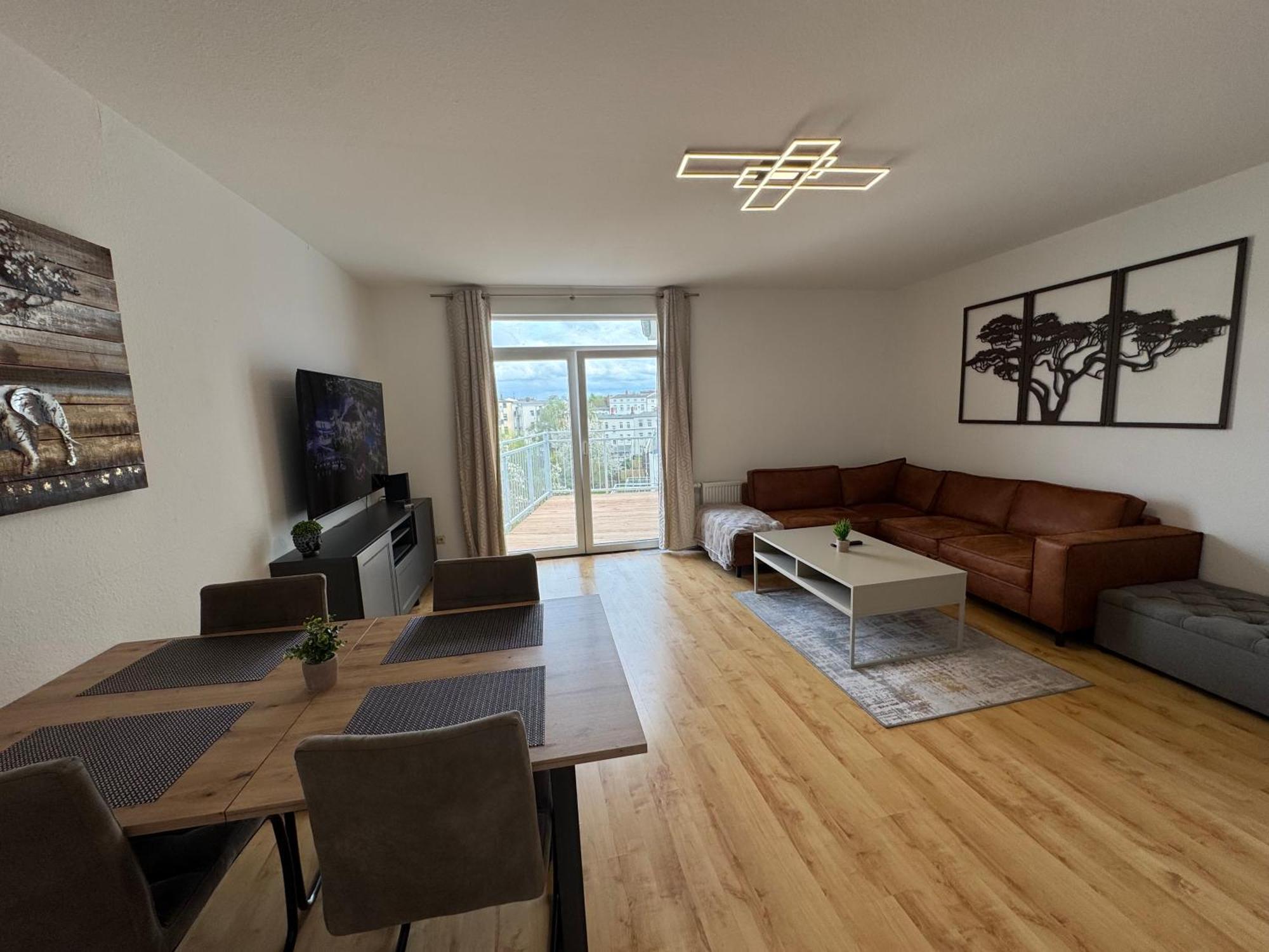 Grosse Wohnung Mit Xxl-Balkon In Schwerin Mitte Екстериор снимка